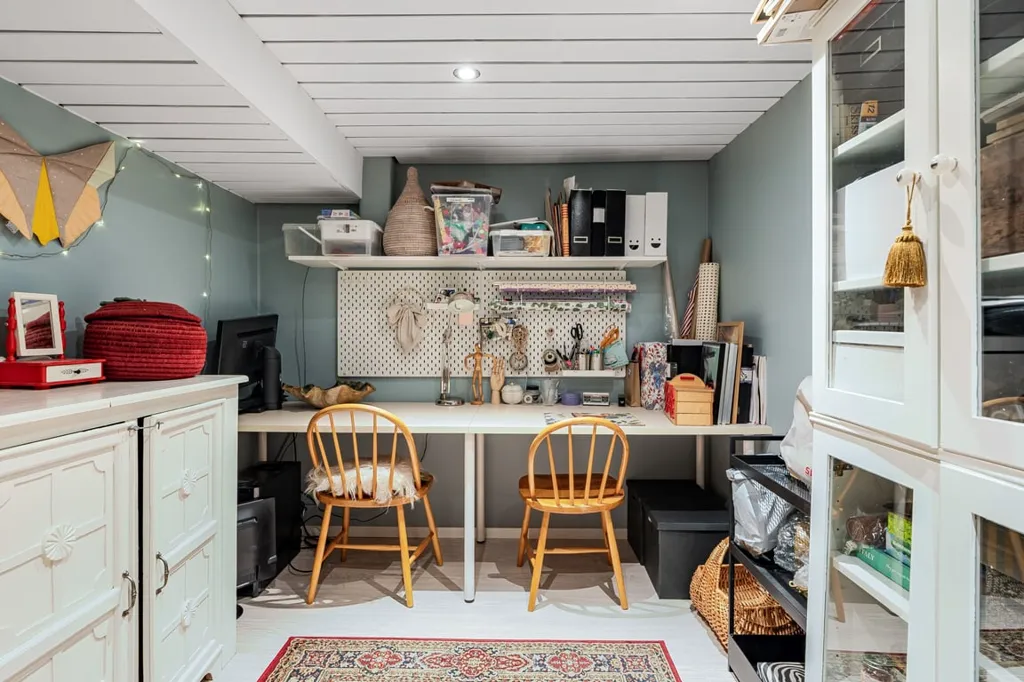Bureau - Modernised Terraced House with Garden in Hille
