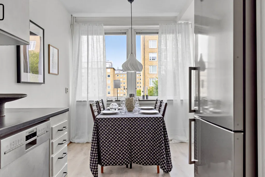 Söögituba - Modern Flat with Balcony in Göteborg