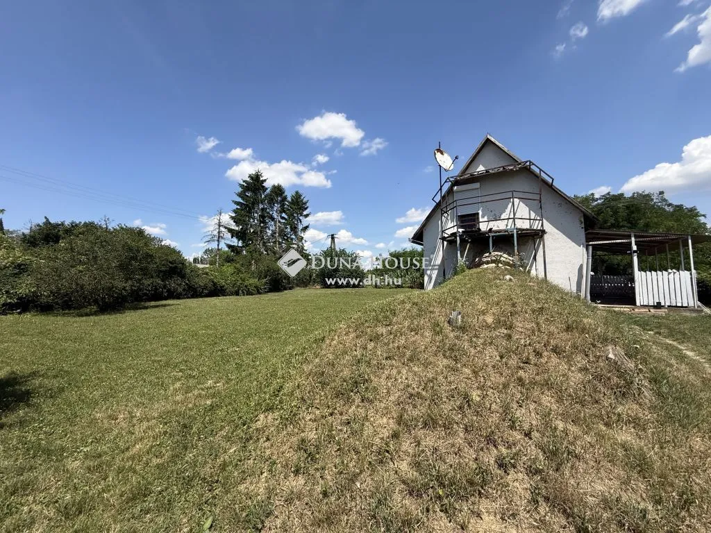 Giardino - Renovatable Cottage with Garden in Pogány