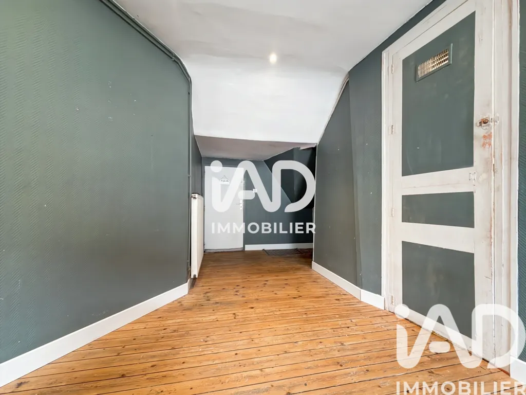 Esik - Charming 5-Bedroom Apartment in Sens