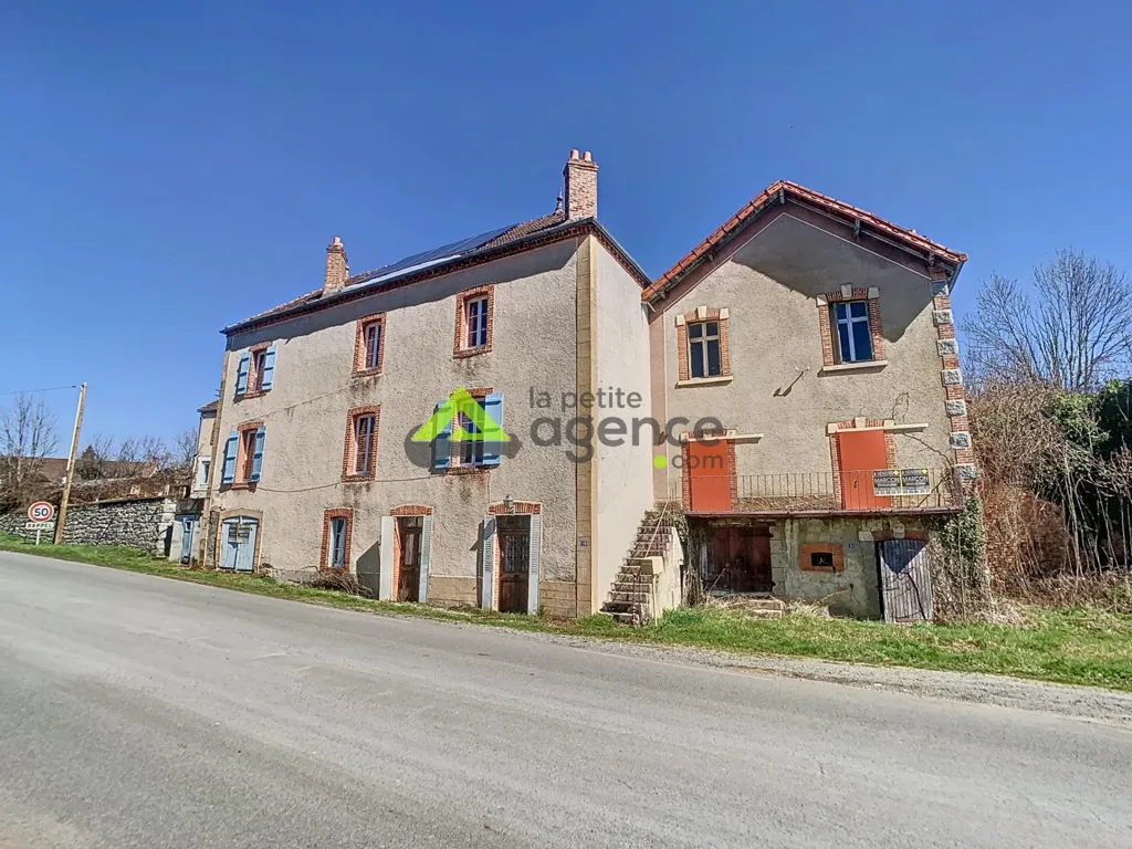 Extérieur - Ensemble Immobilier à Rénover avec Terrasse à Aubusson