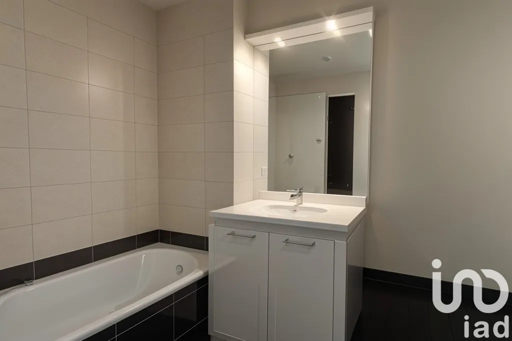 Salles de bain - Appartement T3 avec Balcon à Givors