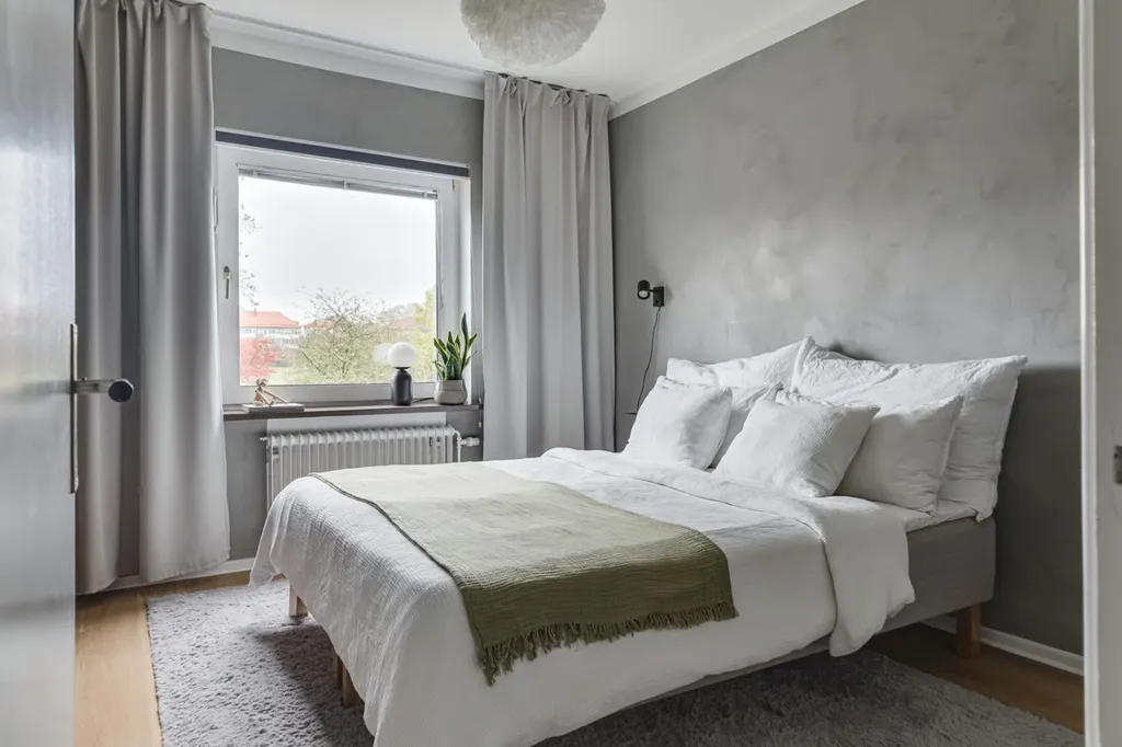 Chambres - Renovated Apartment with Large Balcony in Central Location