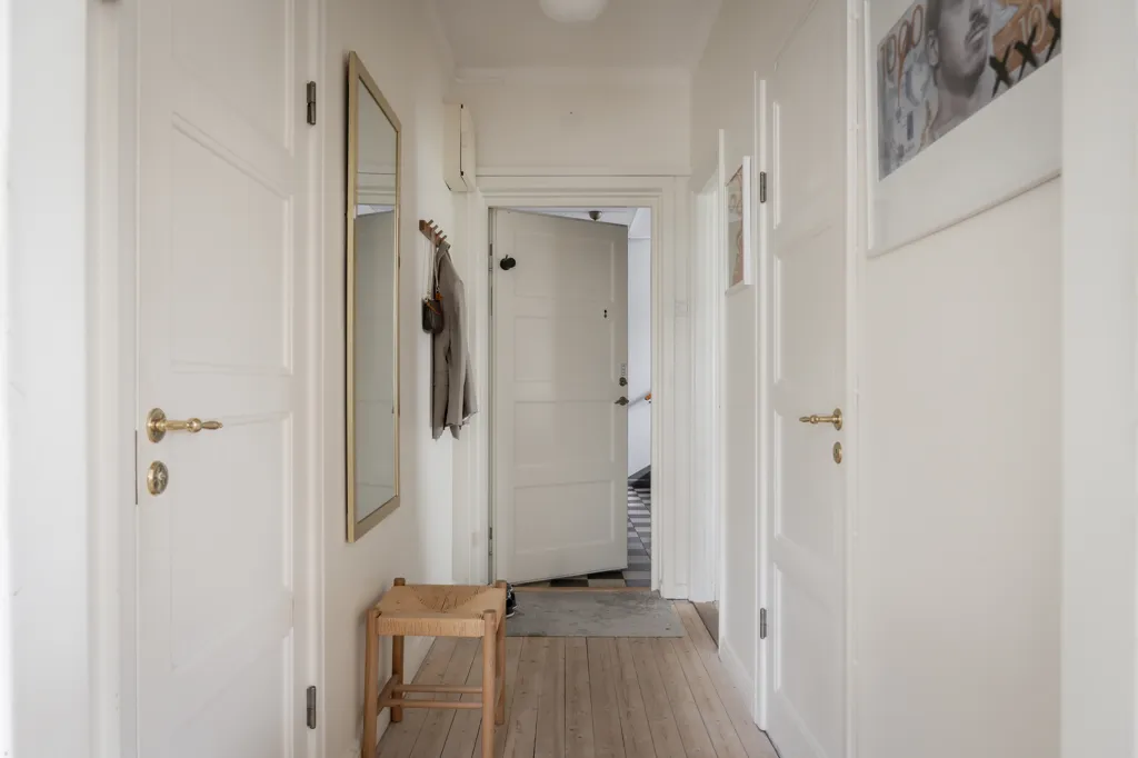 Esik - City-Adjacent Flat with Garden in Döbelnsgatan