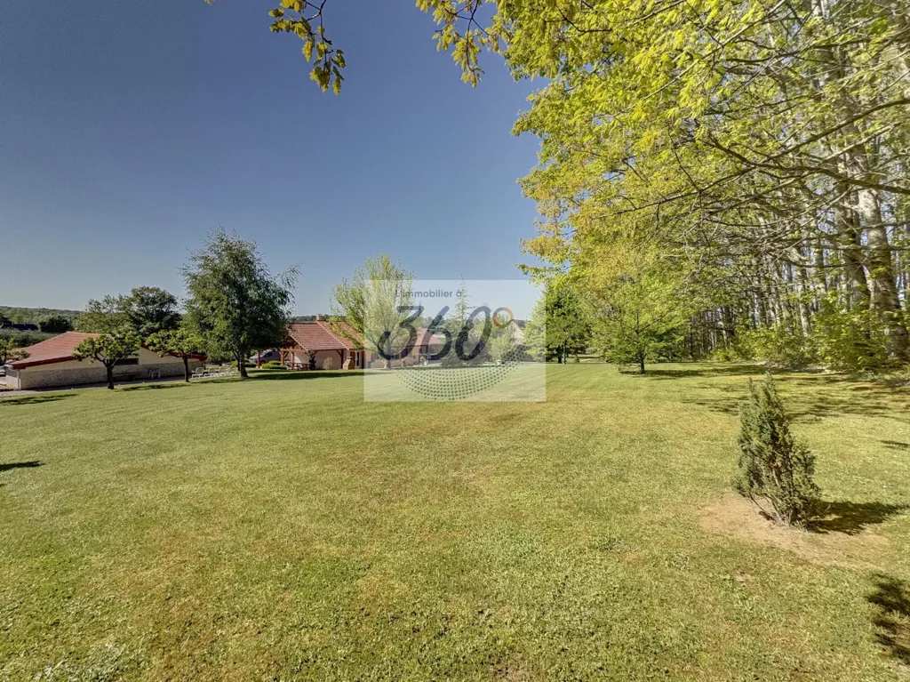 Aed - Modern House with Central Fireplace in Village