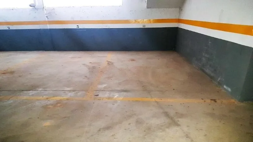 Garage - Garage with Ramp Access in Quintanar del Rey