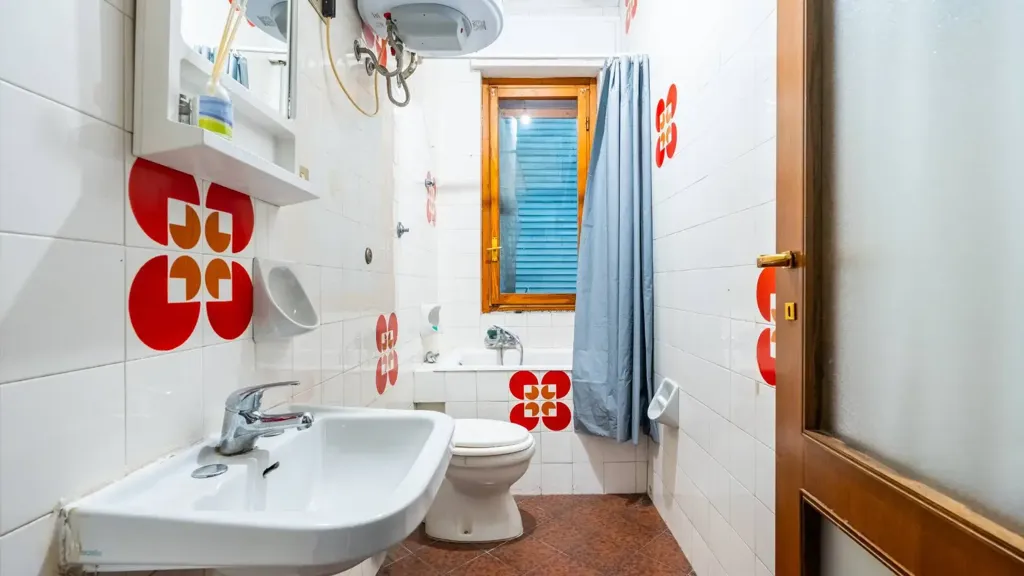 Salles de bain - Quadrilocale with Balcony in Cagliari