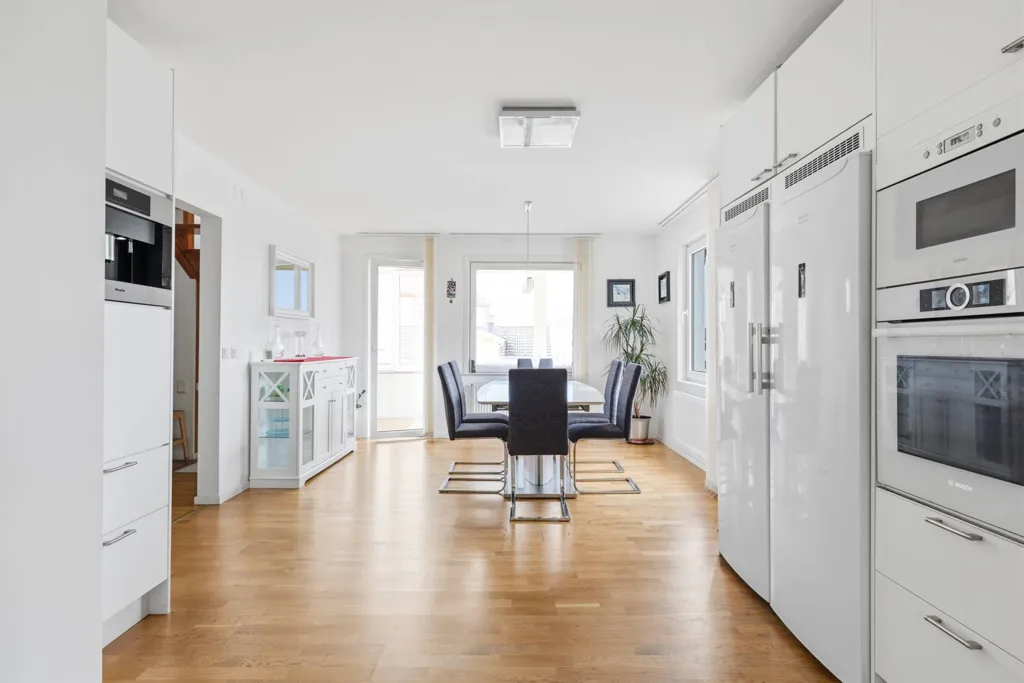 Köök - Two-Home Estate with Generous Outdoor Space in Jönköping