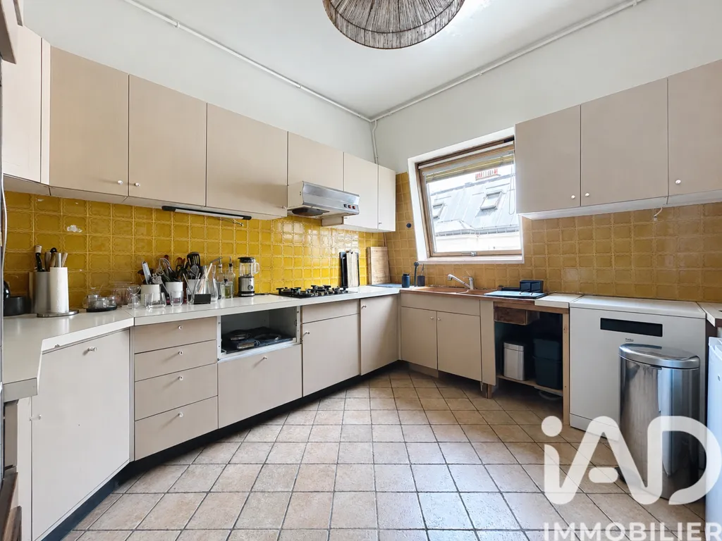 Cuisine - Appartement de Prestige avec Vue Élevée à Paris