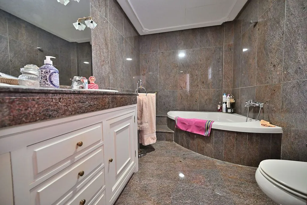 Vannitoad - Corner Townhouse with Private Terrace in Fuengirola