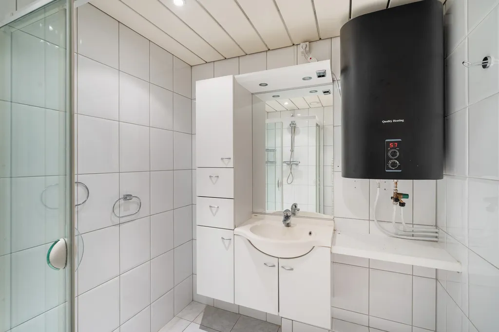 Vannitoad - 3-Bedroom Apartment with Water View in Maassluis