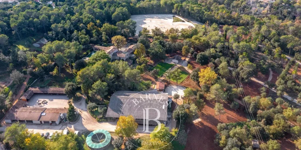 Aerial - 14-room house in Roquefort-les-Pins