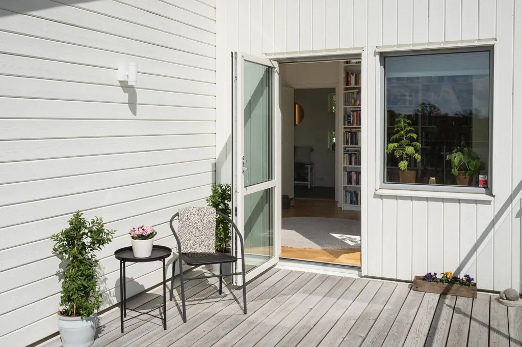 Terrass - Suterräng Villa with Water View in Uppsala