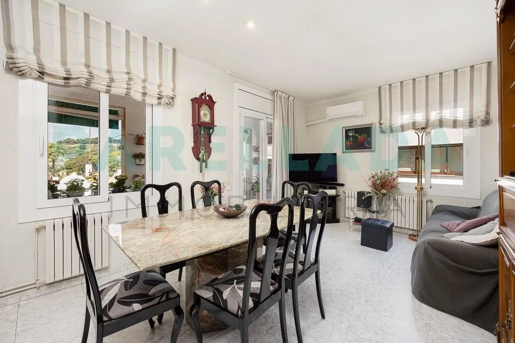 Sala da pranzo - Luxury Flat with Terrace in Tiana, Catalonia