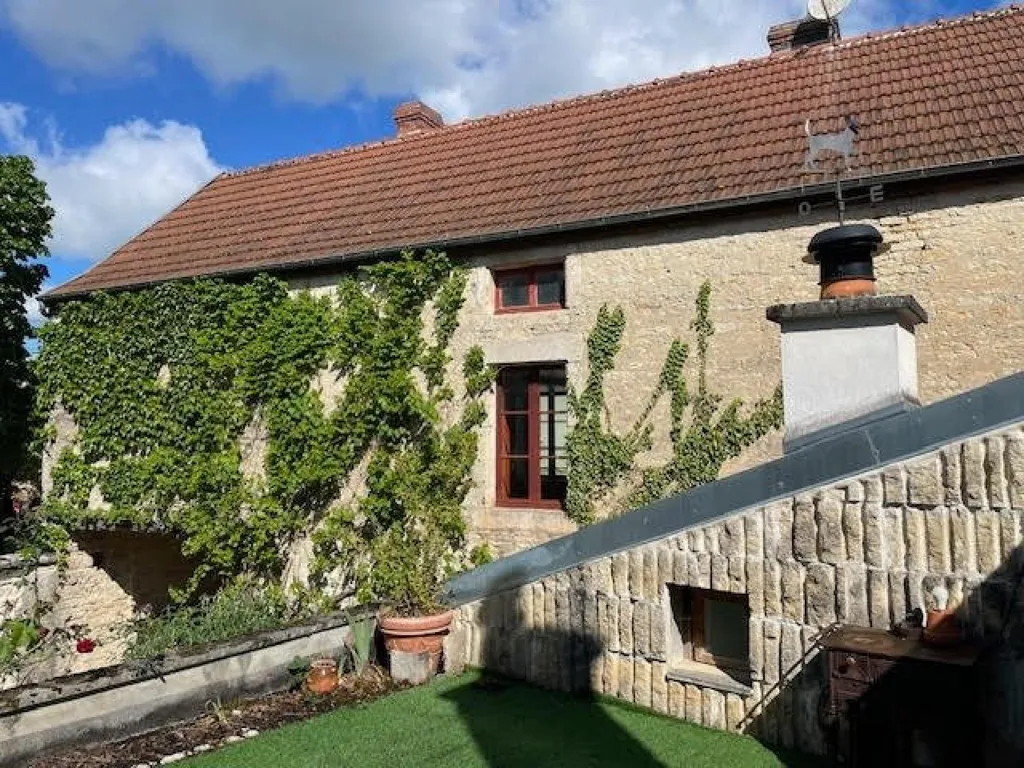 Jardin - Maison Ancienne avec Dépendances à Brion-sur-Urce