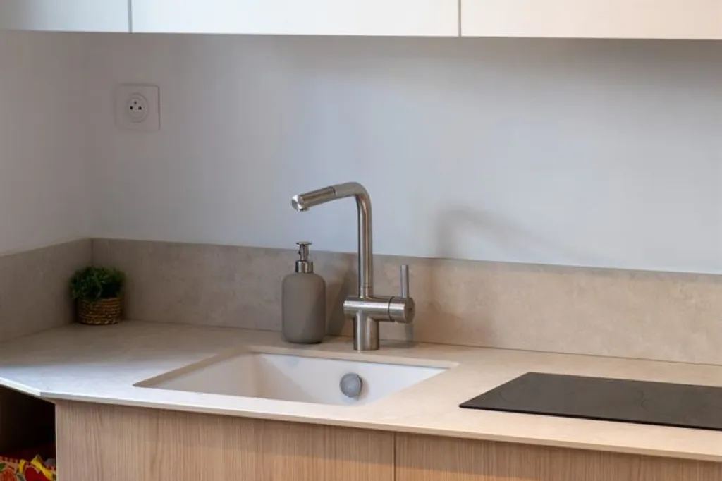 Köök - Renovated 2-Bed Flat in Cannes