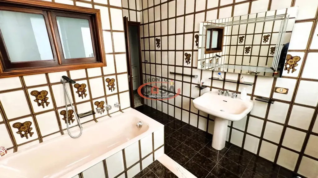 Salles de bain - Spacious Apartment with Balcony in Marsala
