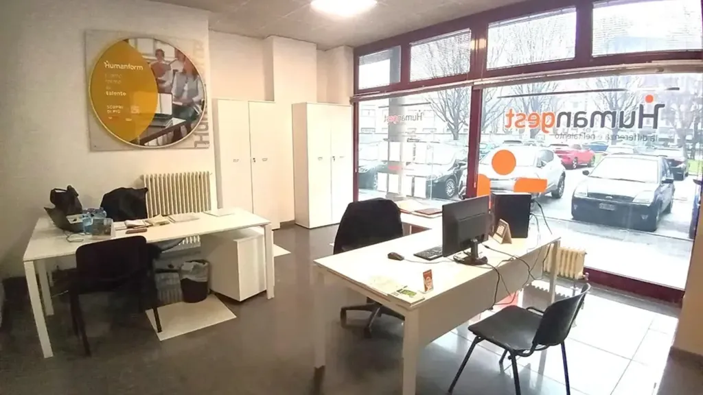 Studio - Bifamiliar Villa with Office Space in Gallarate