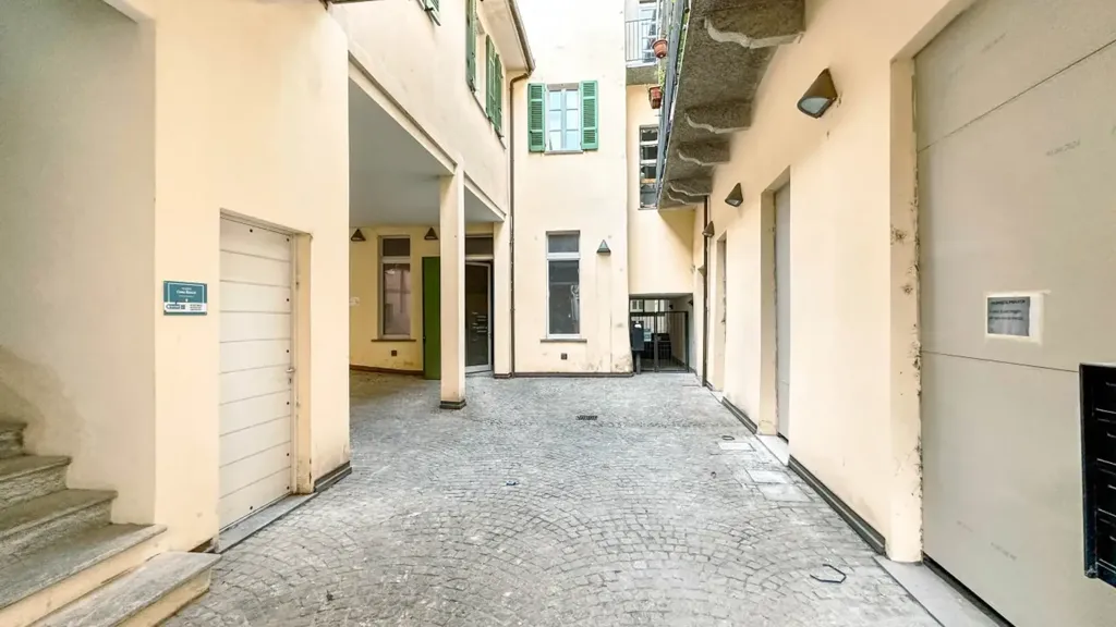 Aed - Rustic Monastery Apartment with Lake View in Cannobio