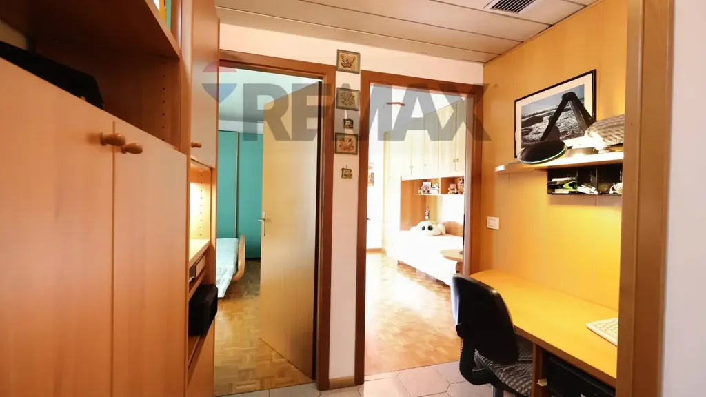 Bureau - Apartment with Veranda in Trento