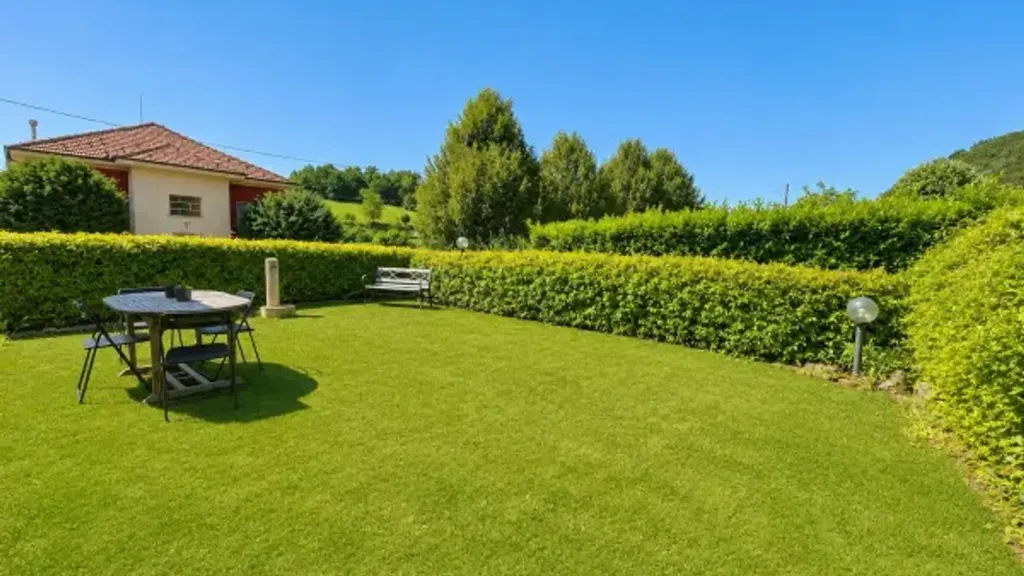 Aed - Modern Apartment with Private Garden in Vezza d'Alba