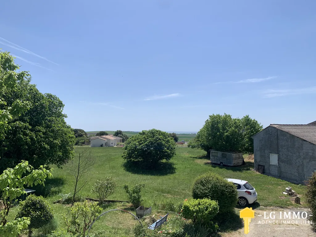 Jardin - Propriété Charentaise avec Vue sur l'Estuaire à Arces