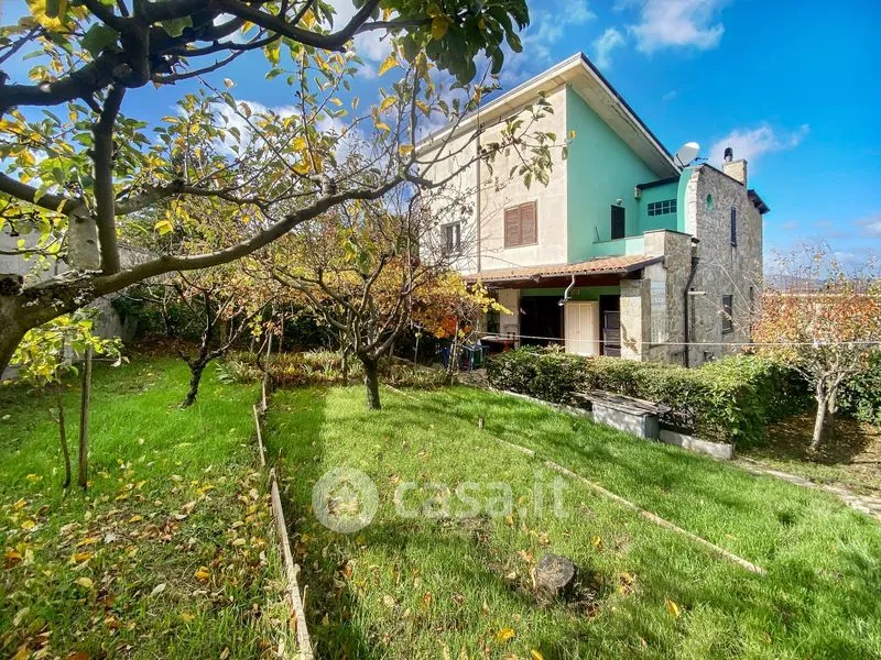 Aed - Bifurcated Villa with Garden in Pignola