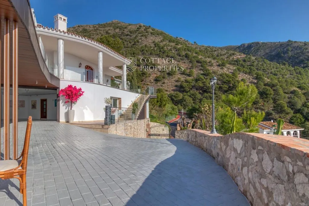 Terrass - Luxury Villa with Sea Views in Mijas
