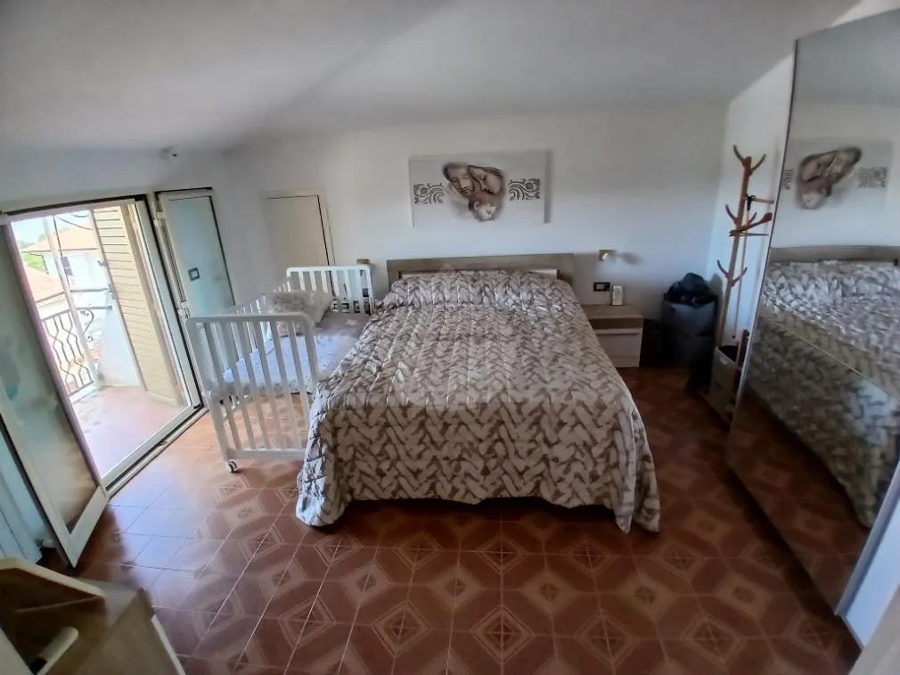 Chambres - Mansarded Apartment with Balconies in Carolei
