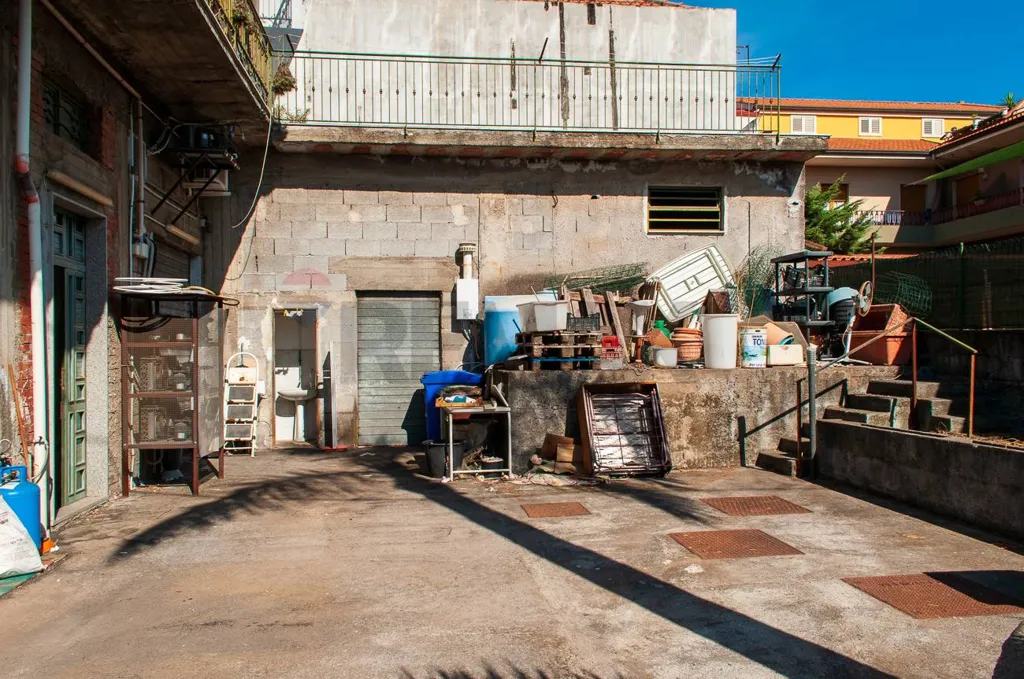 Aed - Commercial Unit with Bakery in Acireale