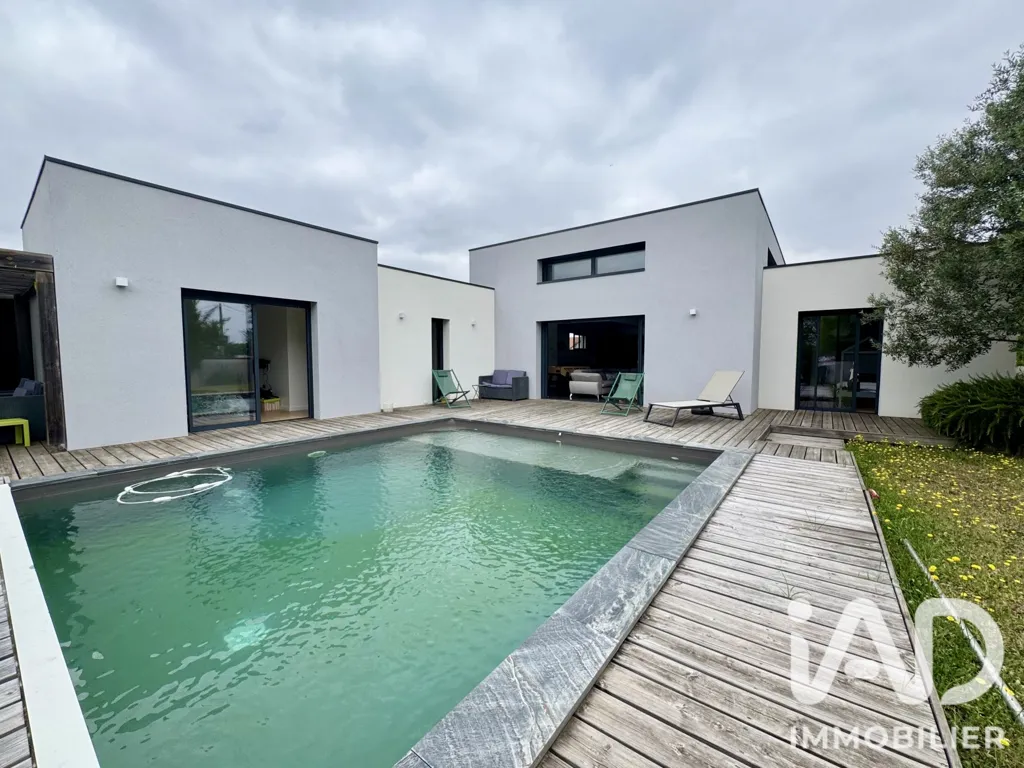 Piscine - Maison avec Piscine Chauffée à Cadaujac
