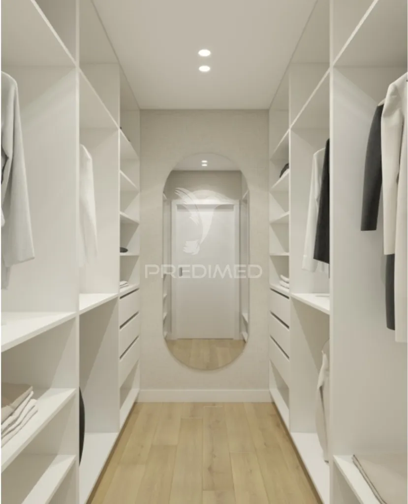Toad - Luxury Condo with Private Garage in Leiria