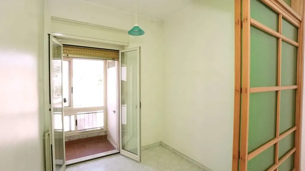 Esik - 2-Bedroom Apartment with Balcony in Messina