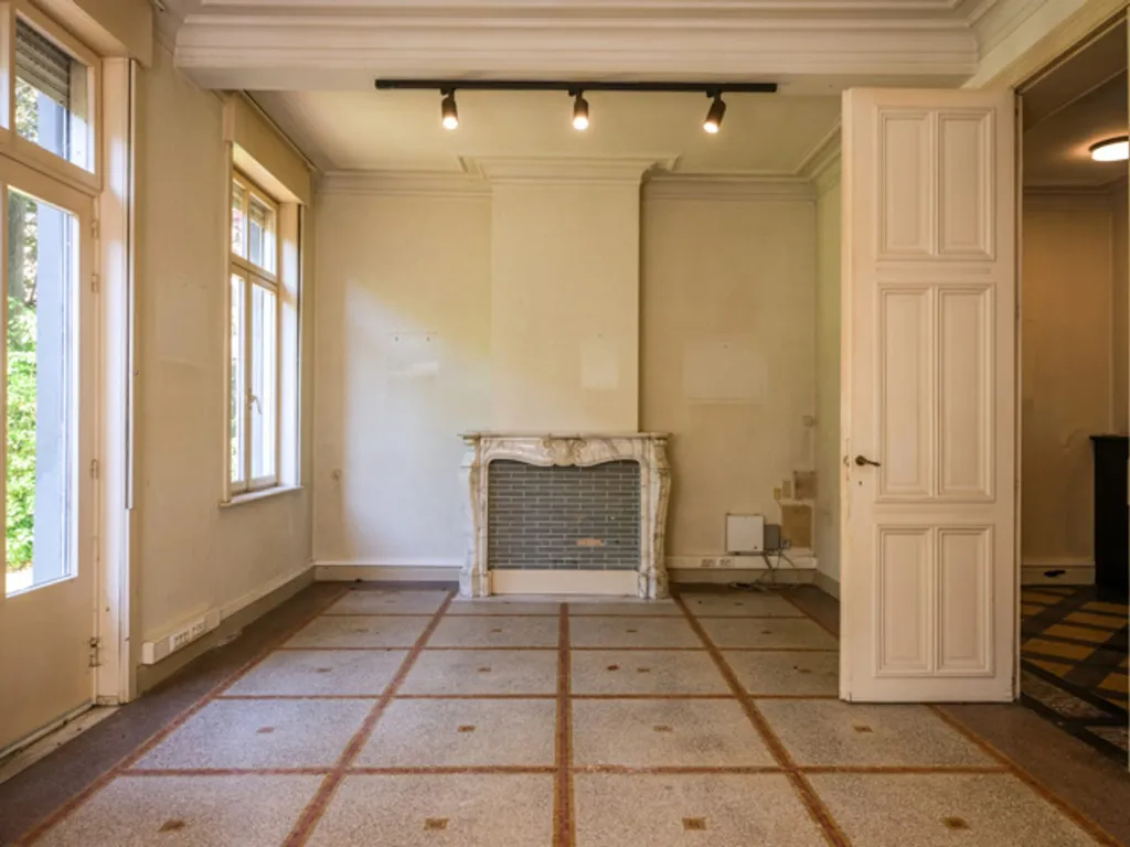 Soggiorno - Historic Pastorate with Potential in Town Centre