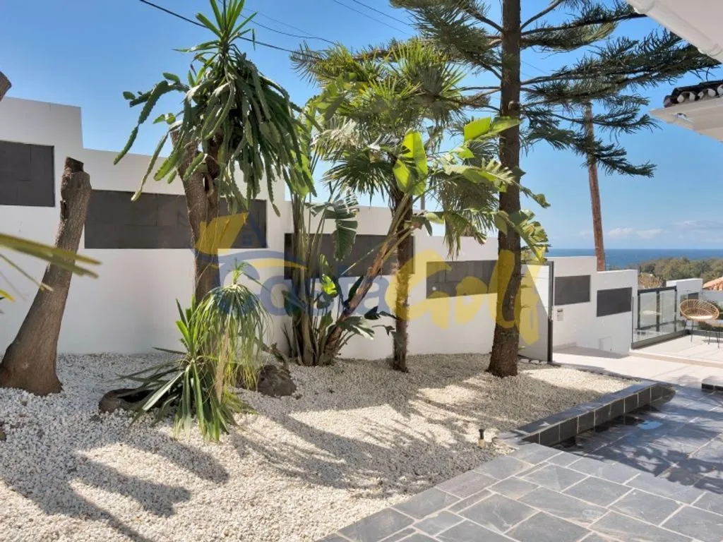 Terrasse - Luxury Villa with Pool in Elviria, Marbella