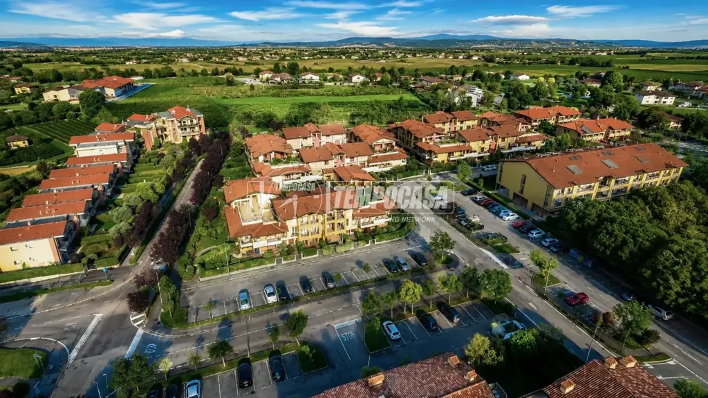 Vue aérienne - Bright Triplex with Balcony in Lugana, Sirmione