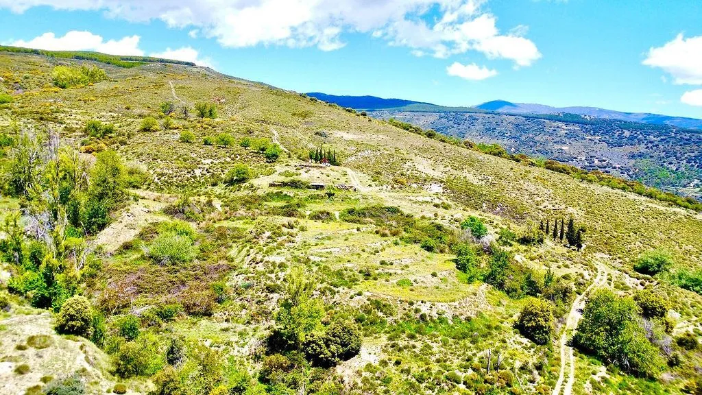Rustic Finca with Water Source in Sierra de Júbar