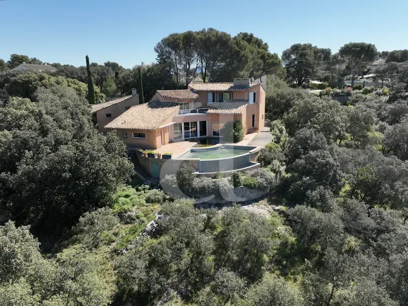 Õhuvaade - Architectural Villa with Panoramic View near Cavaillon