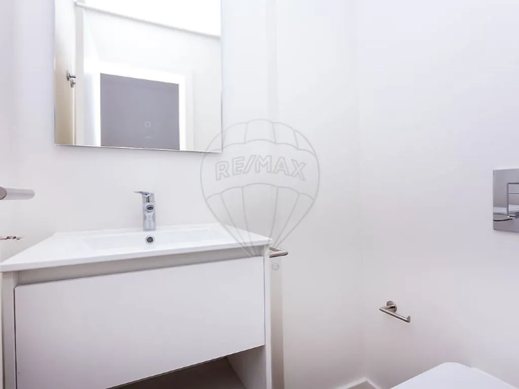 Vannitoad - New 4-Bedroom Flat with River Views in Miraflores