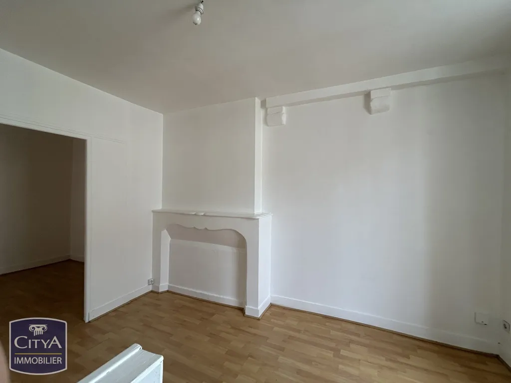 Toad - 1900s Flat with Courtyard View in Blois-Vienne