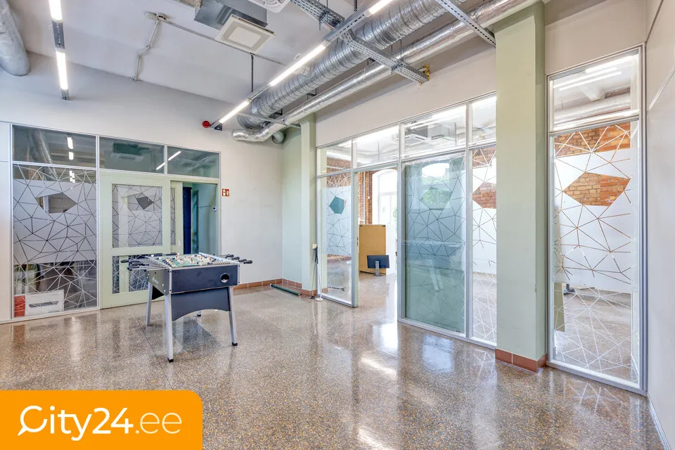 Ingresso - Office Building with Modern Lifts in Teika