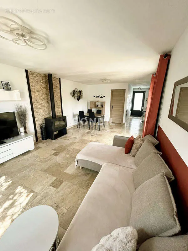 Séjour - Villa Rénovée avec Piscine à Puyricard