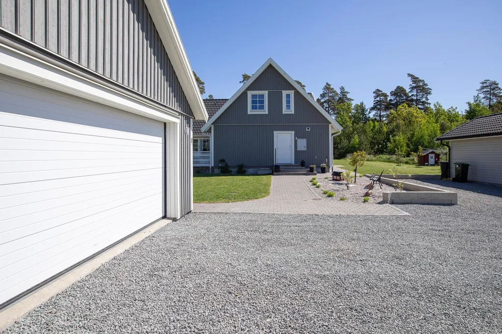 Välivaade - 5-Bedroom Villa with Double Garage in Saxnäs