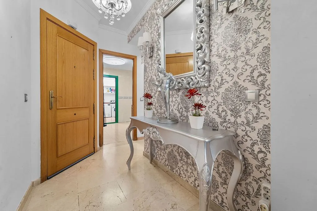 Esik - 3-Bed Apartment with Pool in Torreblanca, Fuengirola