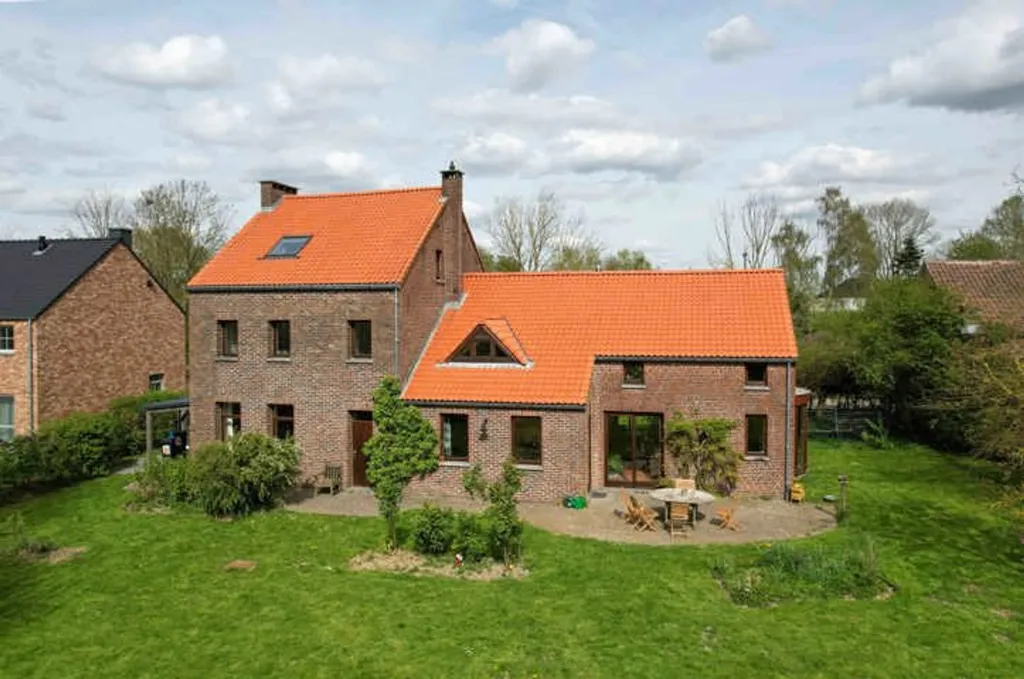 Õhuvaade - Renovated House with Two Units in Orbais