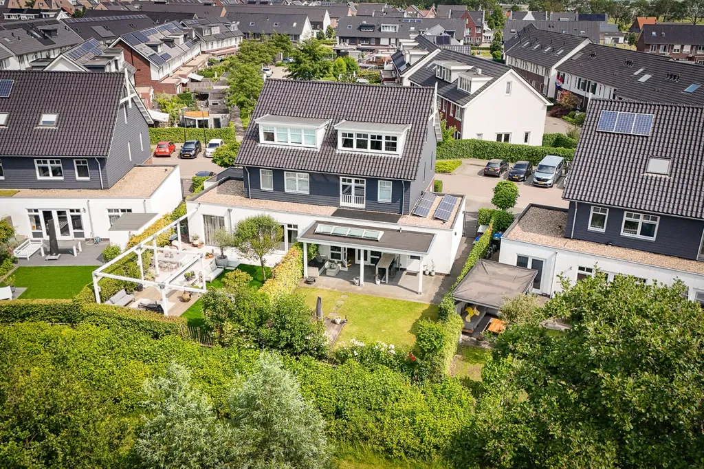Õhuvaade - Half-Detached House with Water View in Culemborg