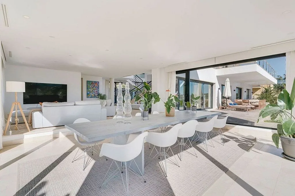 Dining Room - Chalet with Pool and Terrace in Sotogrande