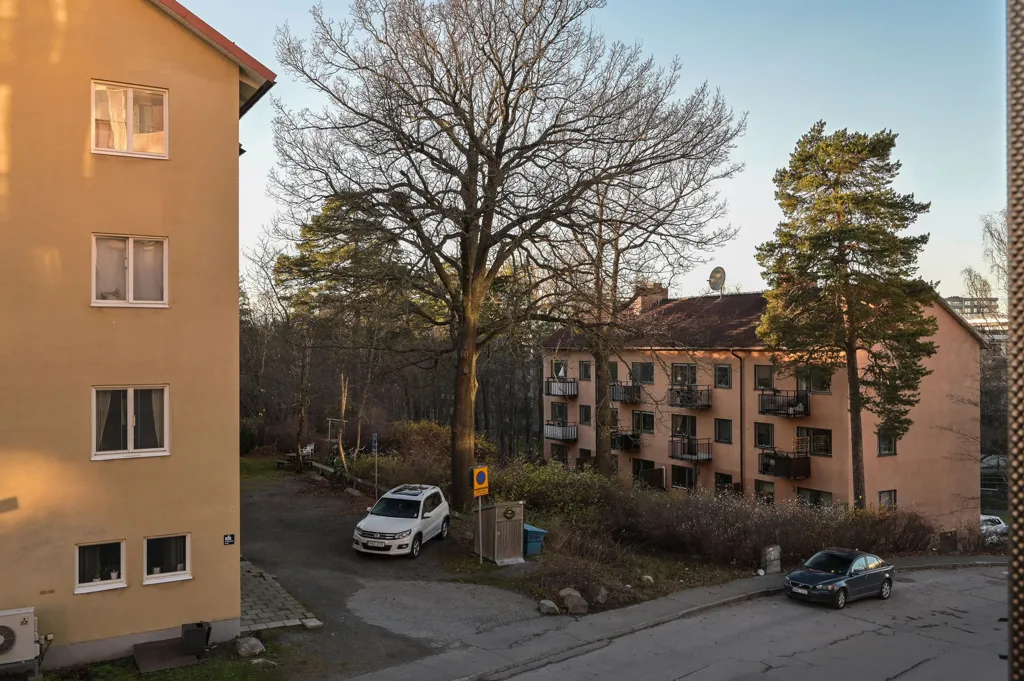 Balcon - Modern Flat with Large Balcony in Mariehäll