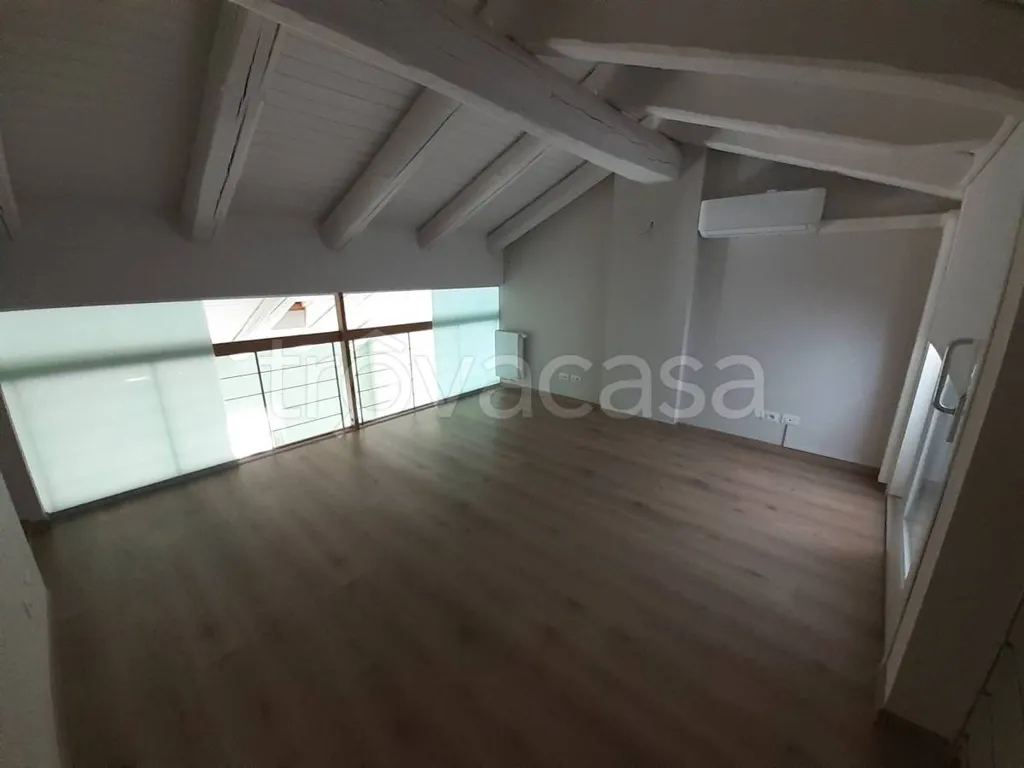 Toad - Prestigious Apartment with Terrazzo in Cherasco