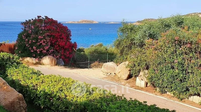 Välivaade - Rented Studio with Terraced View in Porto Cervo